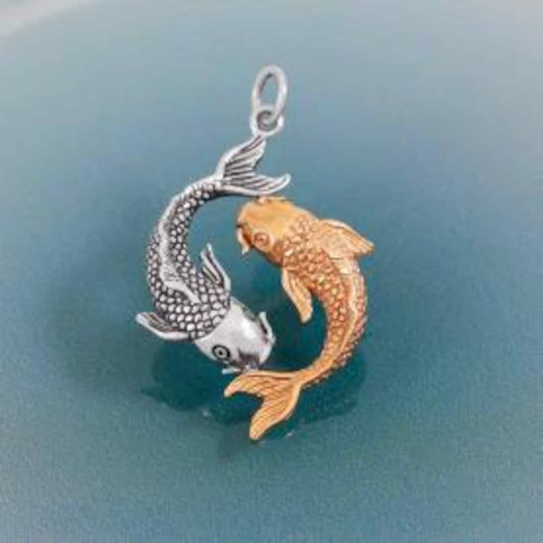 スターリングシルバーブロンズミックスメタルダブル鯉チャーム、鯉の池