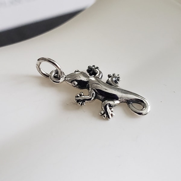 Sterling Silver Gecko Charm, Tropical nature Gecko pendant