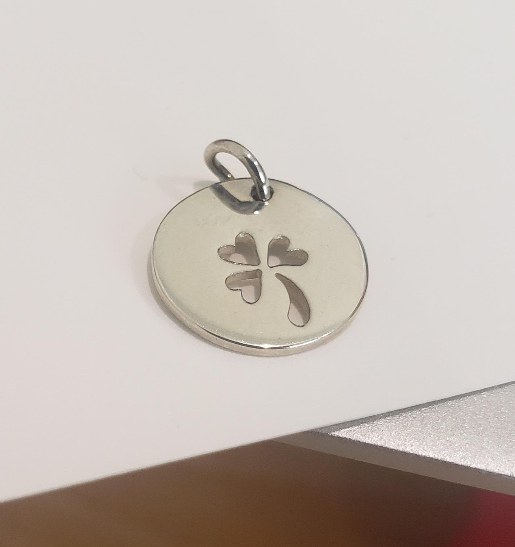 Ciondolo TheCharmWorks In Argento Sterling A Forma Di Trifoglio Portafortuna