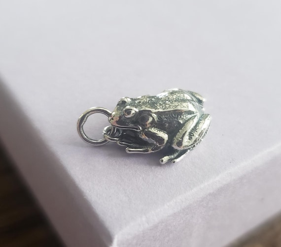 sterling silver dimensional frog charm