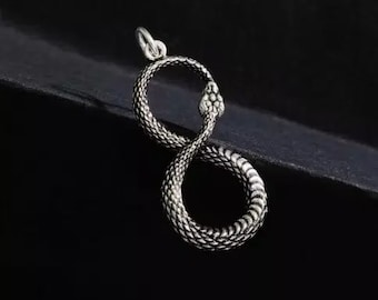 Charm de serpiente Ouroboros infinito en plata de ley Colgante de serpiente