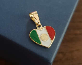 dije de corazón con la bandera mexicana de México
