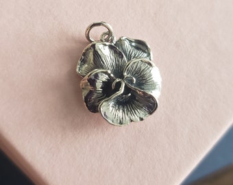 Dije de flor de pensamiento de plata esterlina, suministro de collar, flores de pétalos, colgante de ramo de boda