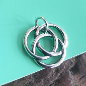 sterling silver inifinite circles love knot charm, Intertwined circles pendant, eternity, mother gift, unity, wedding