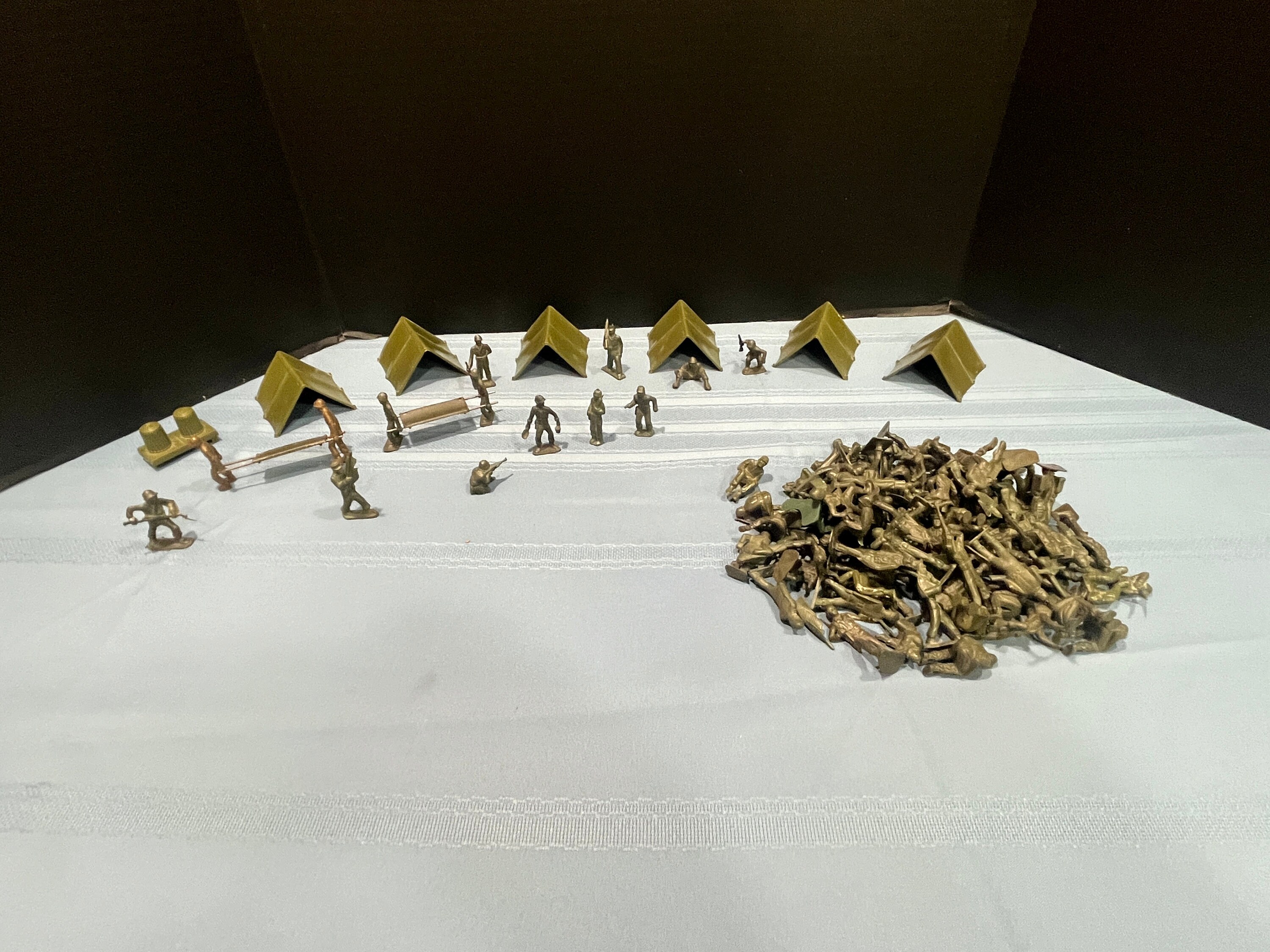 Vintage Dark Green Army Men - 101 Piece Army Men - 2 Dual Medics