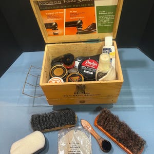Vintage Ronson Roto-Shine Magnetic Shoe Shine Wood Box Valet Filled w/ Shoe Shine Brushes & Accessories  - 6 Original Buffer Pads