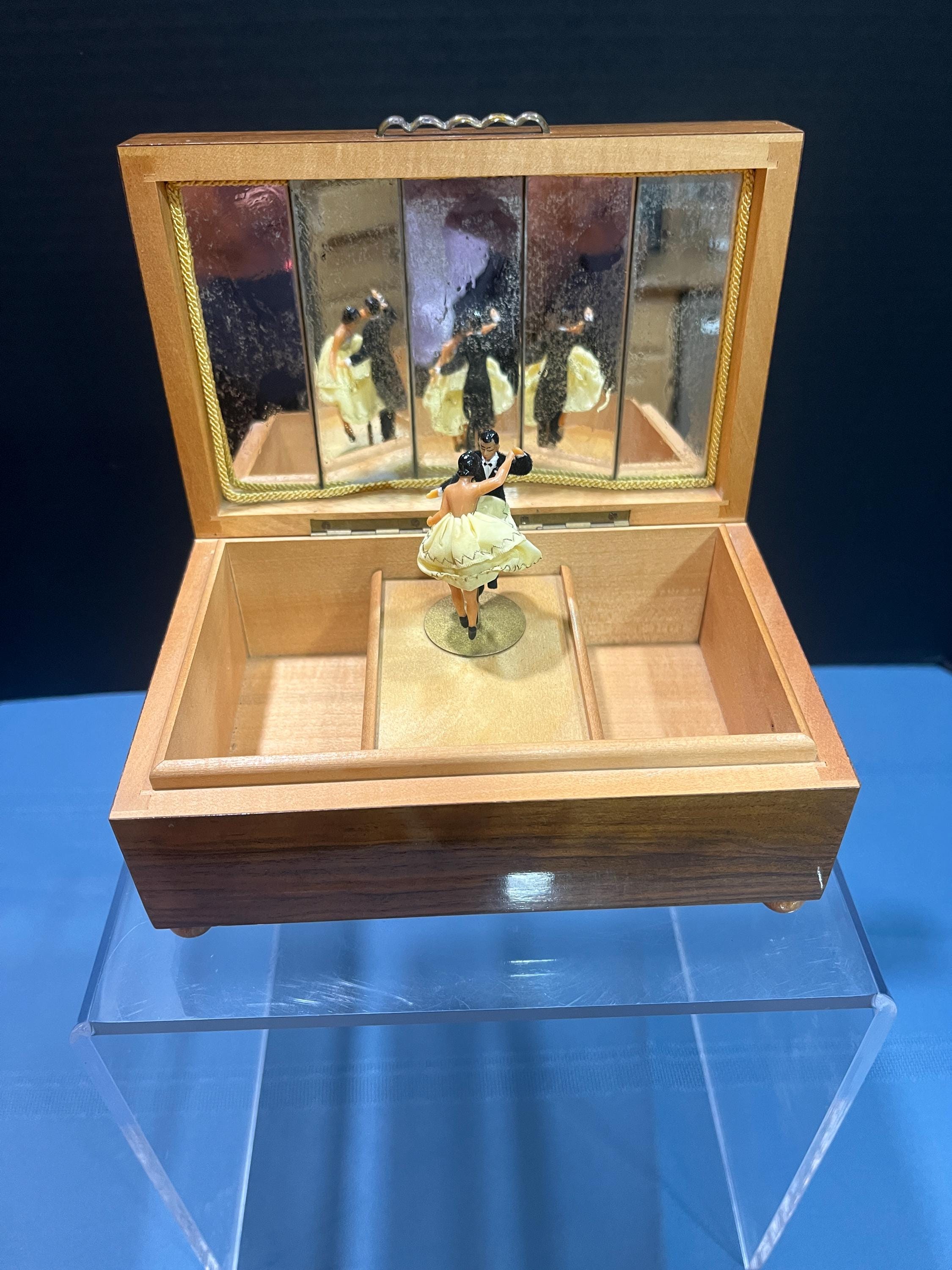 REUGE メカニカルミュージックボックス 花のインレイ REUGE メカニカルミュージックボックス 花のインレイ