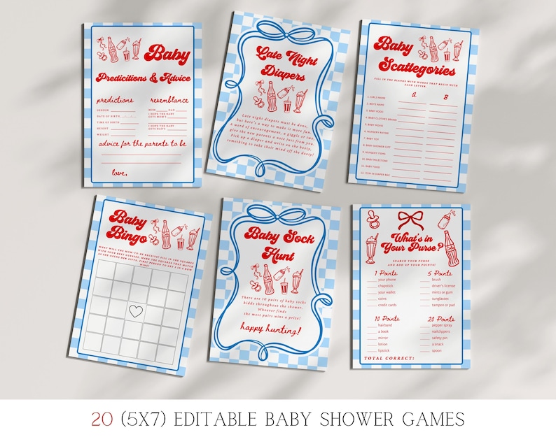 Może przedstawiać: Zestaw sześciu kart do gier na baby shower w stylu retro. Każda karta ma niebiesko-białą kratkę i czerwony tekst. Gry obejmują "Przepowiednie i porady", "Nocne pieluchy" i "Baby Bingo".