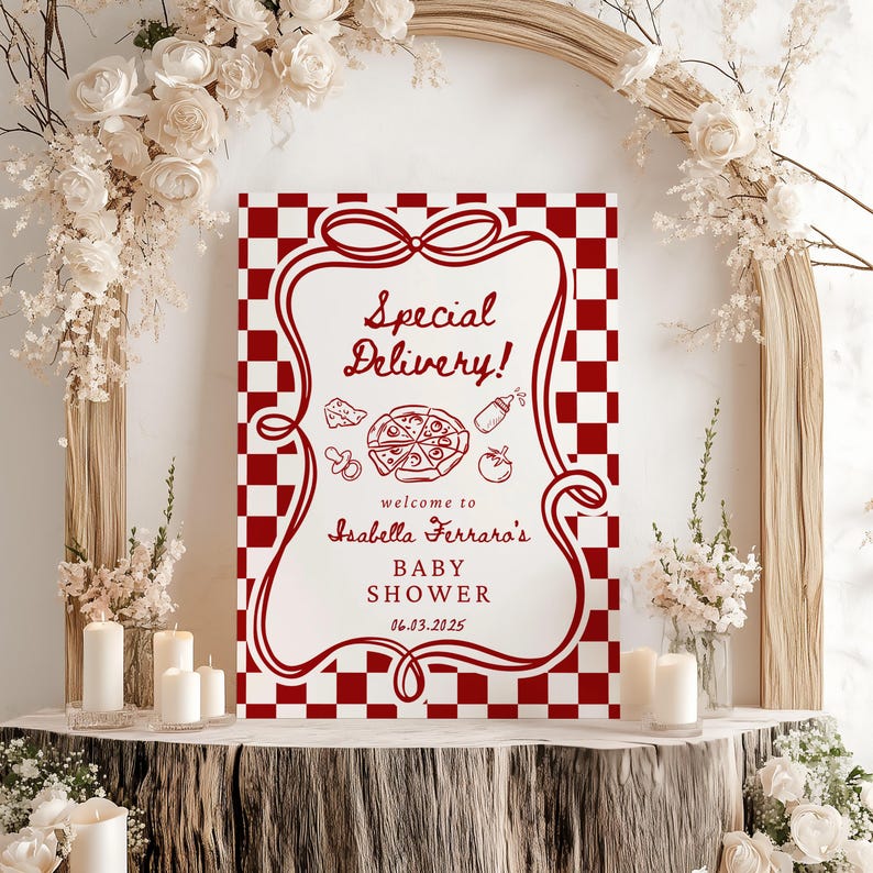 K&ouml;nnte beinhalten: Ein rot-wei&szlig; kariertes Babyparty-Schild mit den Worten "Special Delivery!" und "Baby Shower" in einer dekorativen Schriftart. Das Schild enth&auml;lt Illustrationen von Pizza, einer Babyflasche und anderen Babyartikeln. Das Schild befindet sich auf einer Holzoberfl&auml;che.
