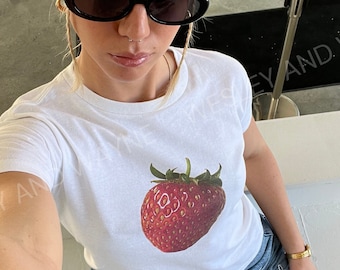 Strawberry Shirt, Y2K Baby Tee, Vintage Fruit Shirt, Cottagecore Shirt, 2000s Crop Top, Coquette Clothing, Downtown Girl, GenZ Shirt, Preppy