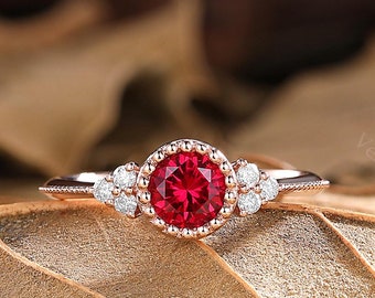 Anello con rubino, anello con rubino rotondo, anello con rubino minimalista, anello con rubino in oro semplice, anello con moissanite, anello con diamanti, anelli personalizzati, anello delicato, regalo da donna