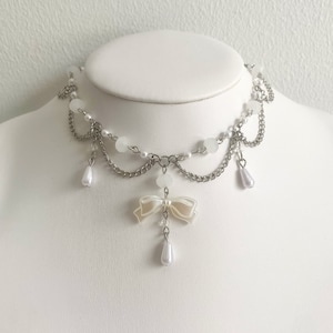 Elegant coquette necklace | Bow pendant beads | Beaded jewelry | Fairycore jewellery charm bead | Pearl accessories | Gift idea | Handmade