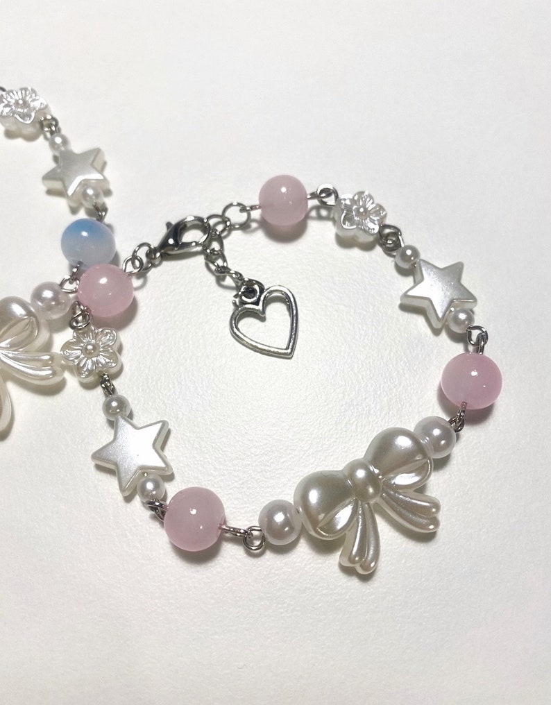 Coquette-armband Vriendschapssieraden Accessoires met kralen en strik parels Minimalistische sieraden Sterbedelkralen Cadeau-idee Handgemaakt afbeelding 4