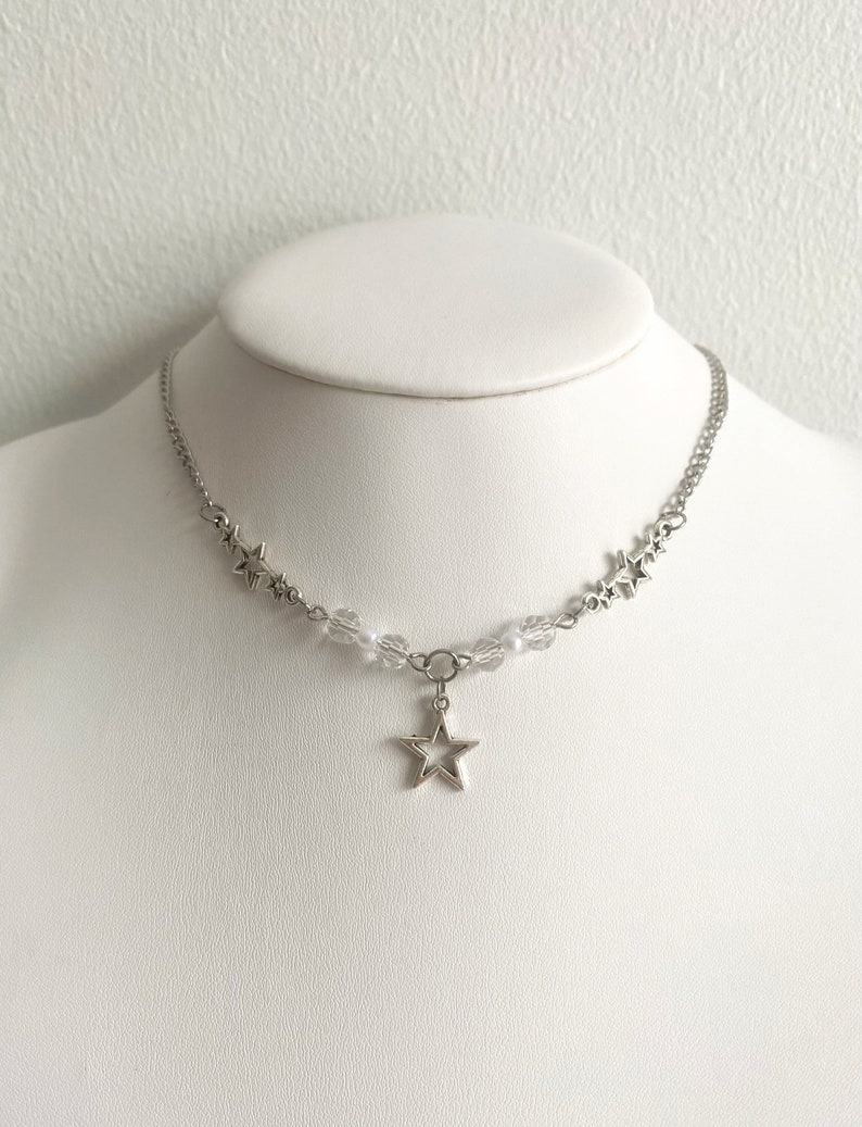 Collier étoile de l'an 2000 Pendentif perles célestes Bijoux grunge Bijoux streetwear charm perle Accessoires en perles Idée cadeau Fait main image 1