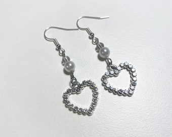 Pendientes de corazón / Joyas coquetas / Colgante de brillo de diamantes / Cuentas de vidrio / Joyas elegantes / Accesorios minimalistas / Idea de regalo hecha a mano