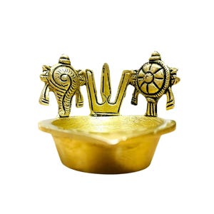 Shankha Chakra naman ) Diya set, Stunning handmade pair of lamps, Traditional Indian Decor, Wick Diyas,