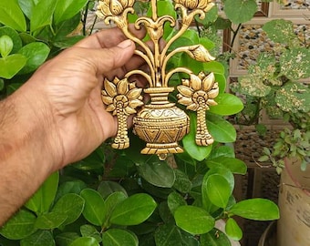 Elegant Brass Kalash with Flowers Wall Hanging Plate 18 cm (7&quot;) – Traditional Decorative Art