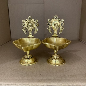 2 set of diya (Shankha Chakra ) Diya set, Stunning handmade pair of lamps, Traditional Indian Decor, Wick Diyas, 2 set diyas