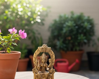 真鍮のマリアンマン像 - ヒンドゥー教の女神デヴィ カルマリ - 南インド