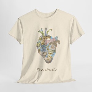 Traveler Map Herz T-Shirt, Reiseliebhaber, Abenteuer Geschenk, Explorer T-Shirt, Globetrotter Kleidung