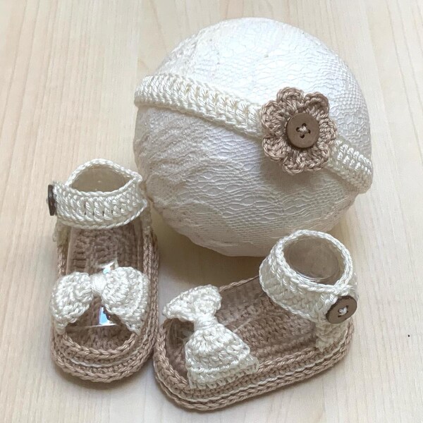 Sandales bébé ivoire faites main au crochet personnalisées avec bandeau bébé au crochet comme cadeau de naissance