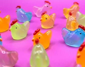 mini pollos coloridos