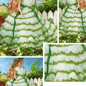 Peut inclure: Un patron de robe de poupée en crochet vert et blanc avec une jupe à volants. Le patron est disponible en format PDF.