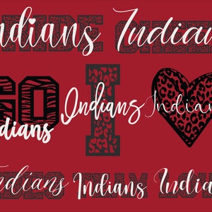 Puede incluir: Fondo rojo con texto en blanco y negro que dice "Indians Pride Indians", "GO Indians", "I Indians Indians", y "Indians Team Indians". El texto está en una variedad de fuentes y estilos, y parte del texto está rodeado por un patrón de estampado de leopardo.