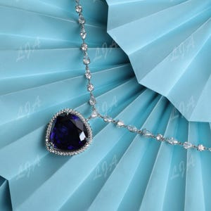 Titanic Heart of the Ocean-ketting: 35 kt in het lab gemaakte saffier, sterlingzilver