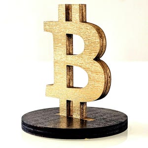 Letrero de Bitcoin de madera personalizado: decoración de escritorio con criptomonedas, logotipo de Bitcoin de madera de haya que se sostiene por sí solo, regalo para comerciantes de criptomonedas, 9 cm (3,54 pulgadas) de alto