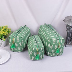 Small Toiletry Set Small Toiletry Set