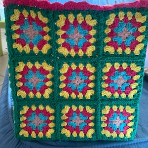 Jute bag covered with Granny tiles