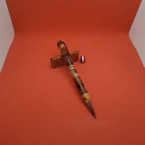 Stylo bille emmêlé de bois