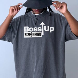 Boss Up Rise and Grind SVG: Motivationskleidung, Gym Wear Sublimation, Unternehmer Png, Inspirational Streetwear, Cricut Digital Download