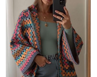 Cardigan hexagonal à capuche grand-mère carré au crochet