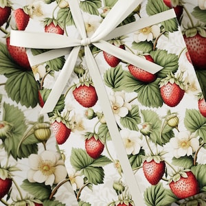 Papier cadeau aux fraises fruitées - Collection Fruit, emballage cadeau haut de gamme, floral, design unique, cadeau d'anniversaire, rouge et beige