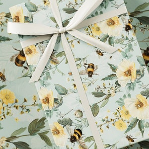 Carta da regalo con api e fiori - Collezione estiva, Confezione regalo premium, Design floreale, botanico, Regalo di compleanno, Verde e giallo