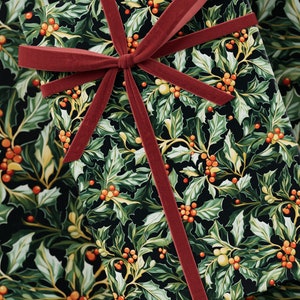 Christmas Holly Wrapping Paper - Premium Gift Wrap, Christmas Collection, Ivy Pattern, Festive Present, Vintage Design, Holiday Gift Wrap