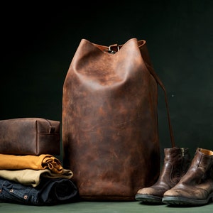 Army Duffel Bag for Military Use - Utility Gear, Ideal for Camping, Vintage Design, Made of Premium Leather