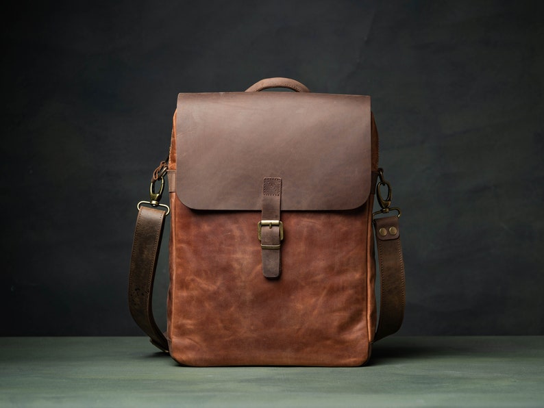 Classic Messenger Bag for everyday use