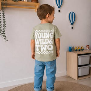 Young Wild & Two Shirt | 2. Geburtstag T-Shirt | Birthday Shirt Mädchen Junge | Unisex Kinder T-Shirt | Geburtstag Outfit | Retro Birthday