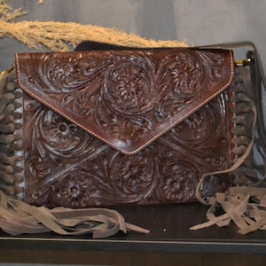 Sac cuir Inde COW HIDE Cadeau pour femme Cowhide Bucket Bag Boho  Sac à main, Antique Sac à bandoulière, Sac à franges, cuir sculpté.