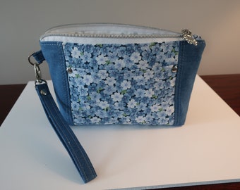 Wristlet Pouch