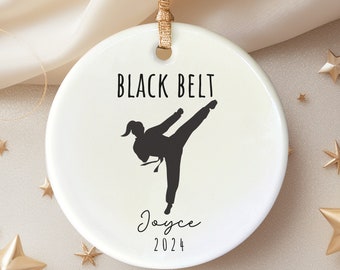 Ornamento personalizzato per cintura nera femminile, regalo per cintura nera per lei, regalo personalizzato per cintura di karate, regalo per la classifica della cintura per il ricordo delle arti marziali