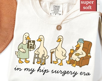 Grappig shirt voor heupoperatie • Comfortkleuren heupprothese herstel-T-shirt • T-shirt voor gewrichtschirurgie • Gewrichtschirurgie beterschap cadeau-idee
