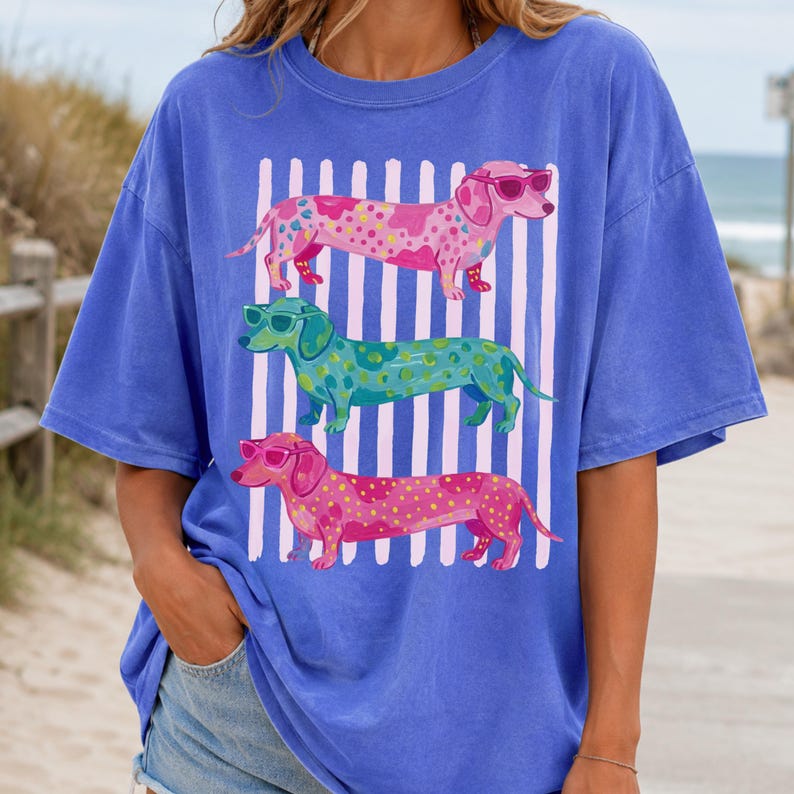 Comfort Colors Dachshund Beach T-shirt, Wiener Dog Summer Tee, Coastal Dog Lover Present, Färgglad Doxie-tröja, Söt korvhundtröja bild 10