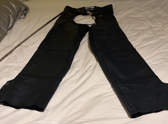 【美品】HARLEY DAVIDSON 牛革 ブラック レザーチャップス S 黒 ハーレーダビッドソン サイン入り ヴィンテージ ブラックレザー サイド