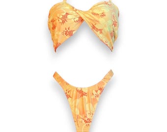 Bikini con perizoma e stampa hawaiana gialla vintage