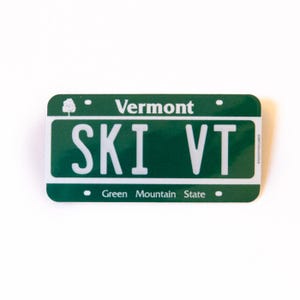 Ski Vermont Sticker | VT License Plate Decal | Stowe Killington Sugarbush Vibes | Water bottle sticker | Gift for Skier | Apres Ski Sticker
