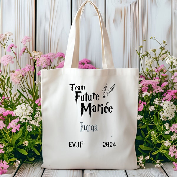 tote bag evjf, tote bag personnalisé evjf, cadeau evjf, future mariée sorcière, balai, goodies evjf, souvenir evjf